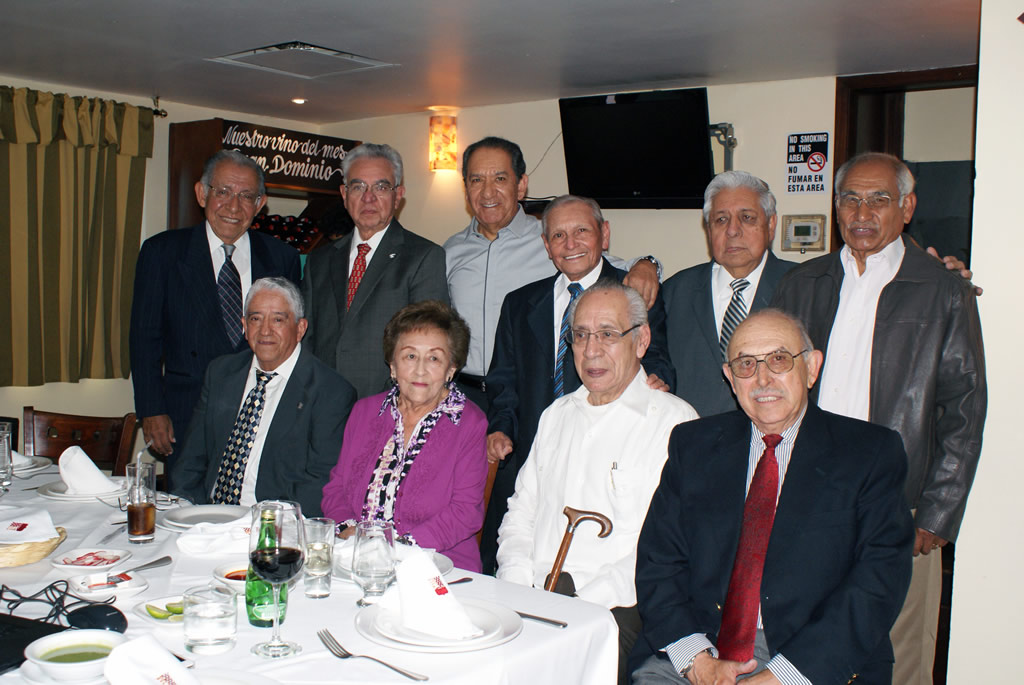 De izquierda a derecha Ing. Austreberto Alafita Olivo, Ing. Alfonso Sierra Guerrero, Ing. Sergio H. Mariscal Bella, Ing. Ángel Villalobos Toledo, Ing. Luis Felipe Dominguez E., Ing. Renato Nava Deloya, Ing. Gildardo Aguilar Figueroa, Ing. Irma Miranda Torres, Ing. Roberto Ramírez Costales, Ing. José Fernández Montalvo.